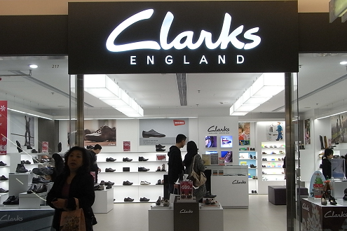 clarks outlet stores in london